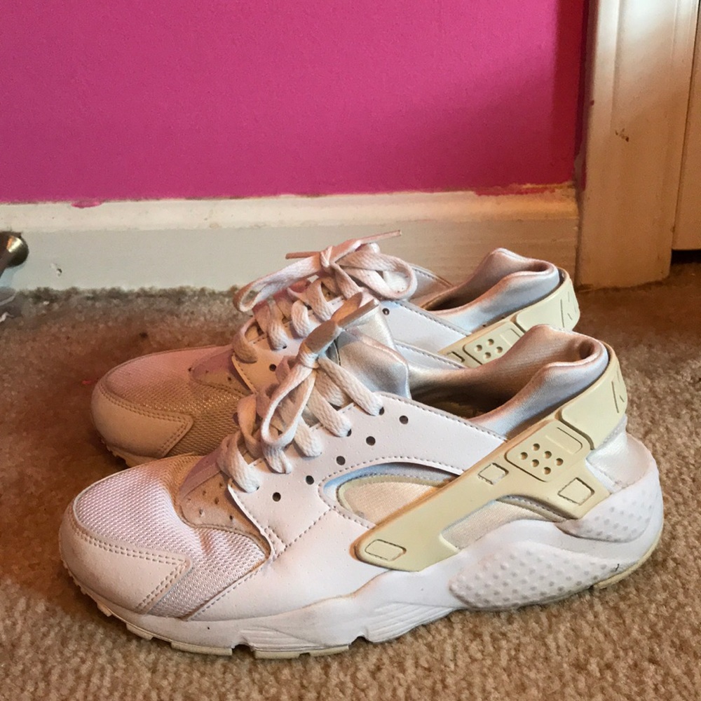 Nike huarache- size 5.5 y
